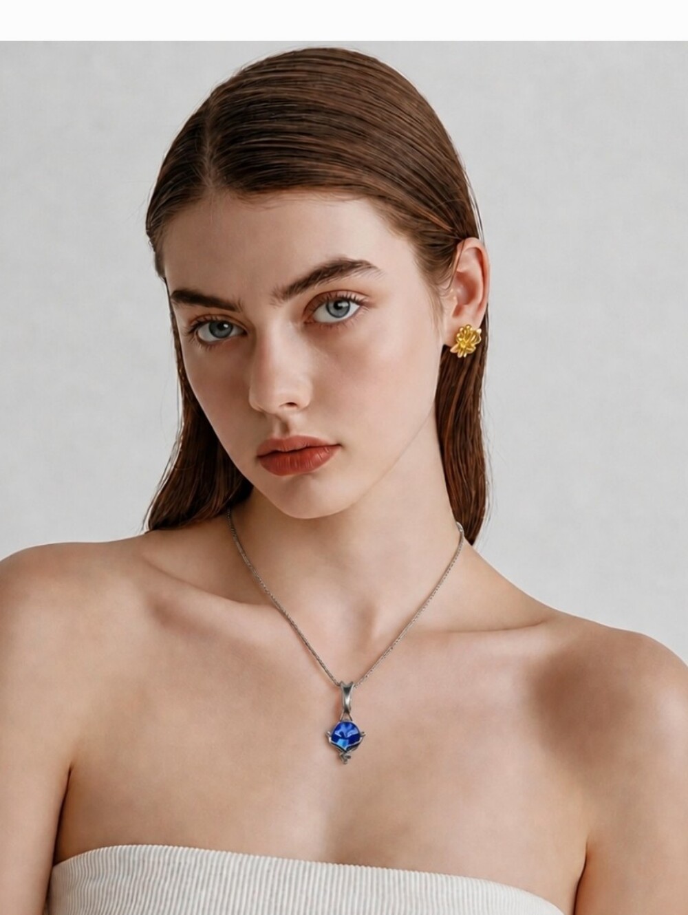 NWT Nadine West Bermuda Blue Crystal Rivoli Rhinestone Necklace 18"